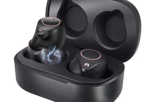 thesparkshop.in:product/wireless-earbuds-bluetooth-5-0-8d-stereo-sound-hi-fi